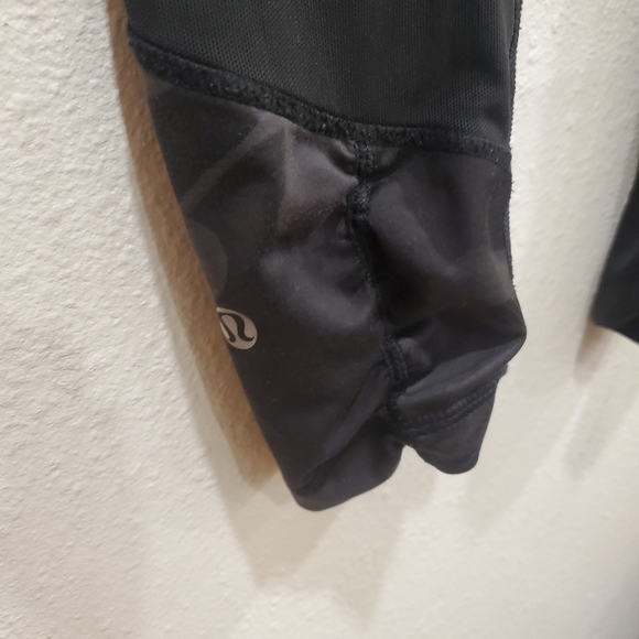 Lululemon Seek The Heat Crop 23” Black Inky Floral Soot Mesh Size 8 Leggings - Picture 4 of 5